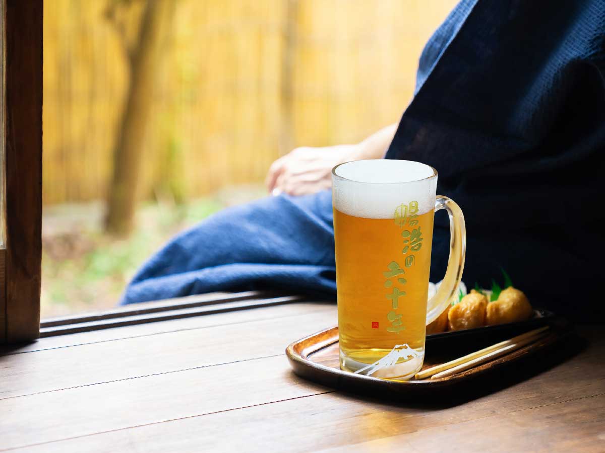 【和ごころ】富士山と筆文字のビールジョッキ 435mlの写真